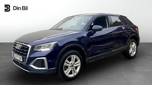 Blå Begagnad 2024 Audi Q2 Advanced SUV | 279 000 kr (Marknadspris) - Bild 1/4