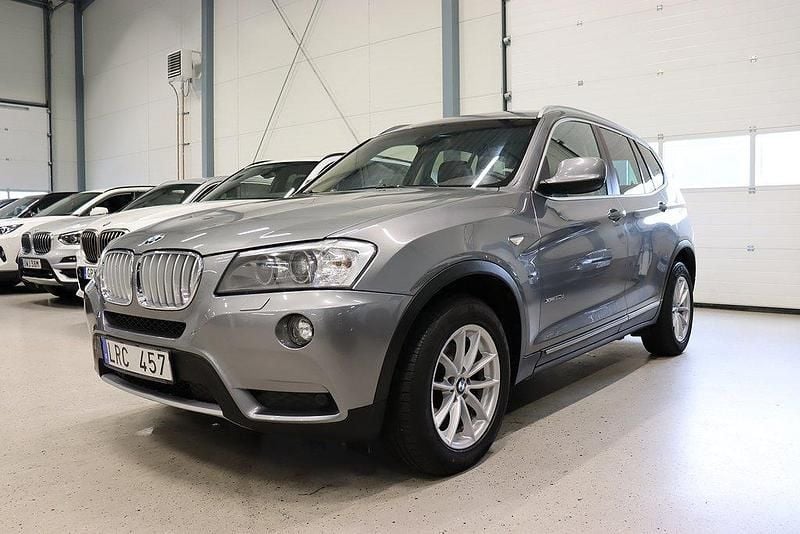 Grå Begagnad 2011 BMW X3 SUV | 109 700 kr (Marknadspris) - Bild 1/4