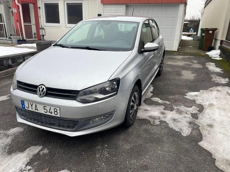 Begagnad VW Polo 86 HK (63 kW) 2010 Halvkombi
