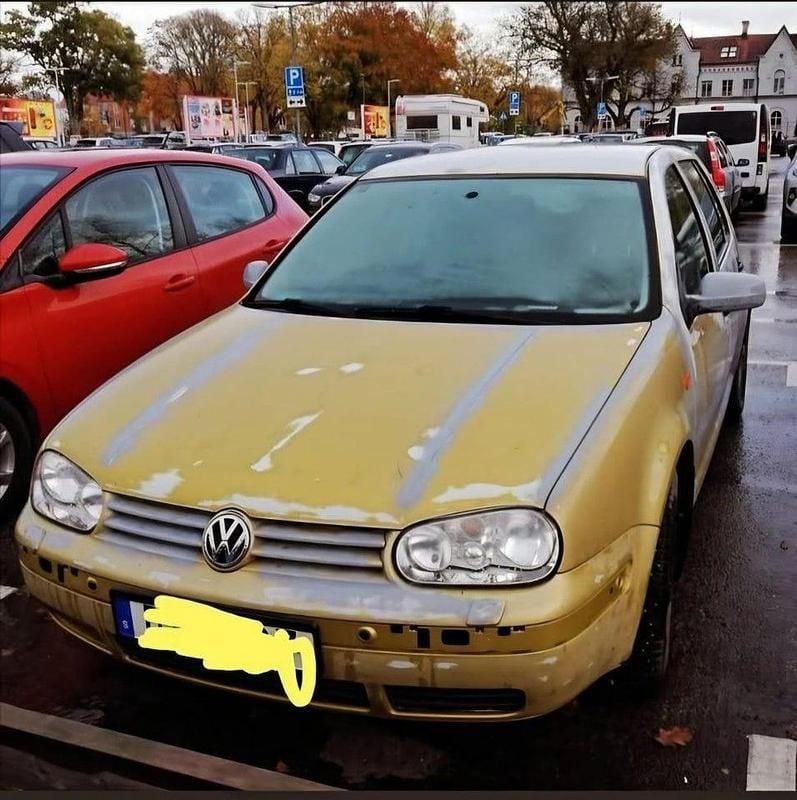 Begagnad 1998 VW Golf IV Trendline Halvkombi | 4 000 kr (Superpris) - Bild 1/3