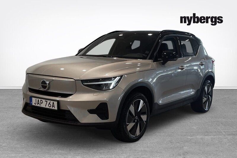 Ljusgrå (grå) Begagnad 2024 Volvo XC40 Core SUV | 399 000 kr - Bild 1/4