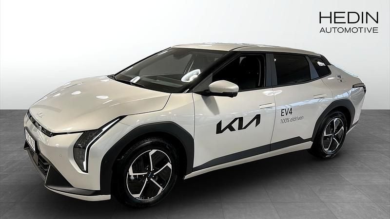 Begagnad Kia EV4 Plus 150 kW (204 HK) 2025 Grå Sedan