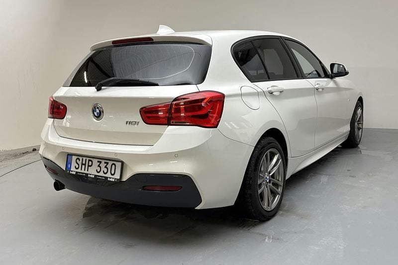 Begagnad BMW 118 M Sport 136 HK (100 kW) 2016 Vit Halvkombi