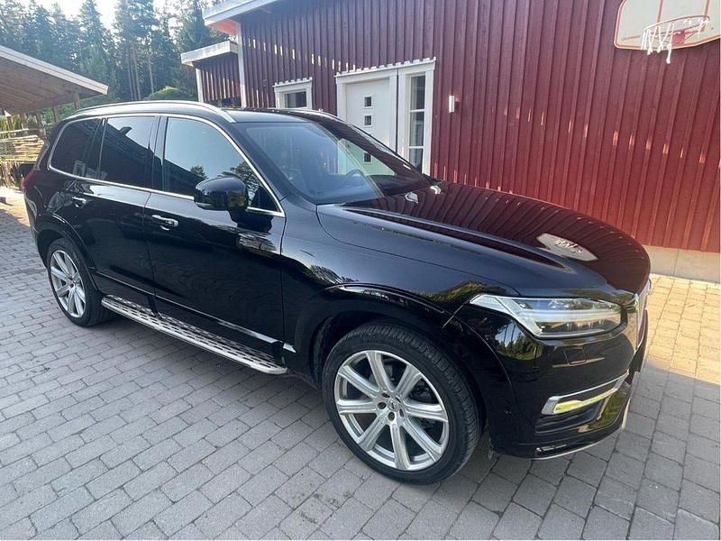 Svart Begagnad 2016 Volvo XC90 Inscription SUV | 305 000 kr (Bra pris) - Bild 1/4