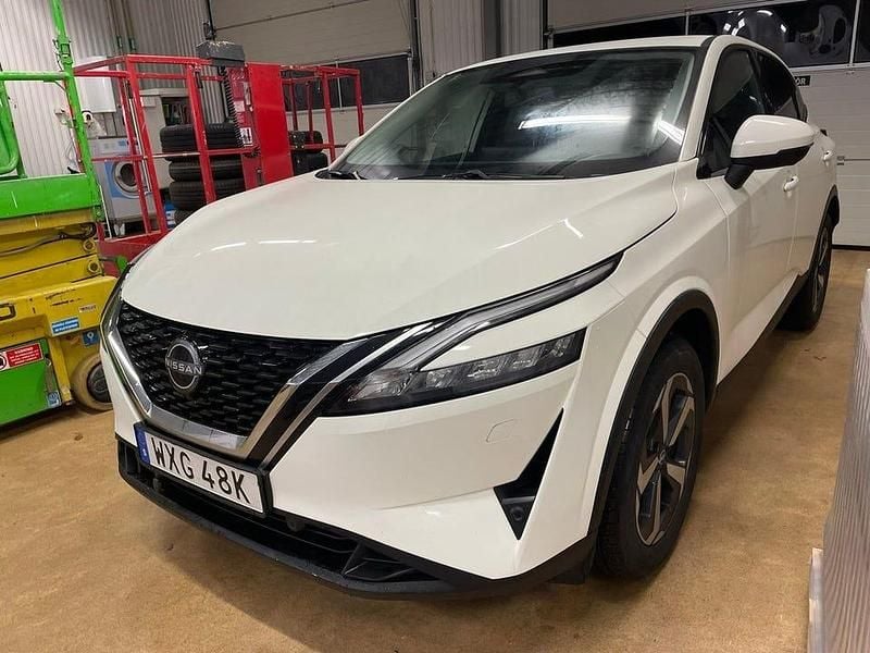 Vit Begagnad 2024 Nissan Qashqai N-Connecta SUV | 309 000 kr (Marknadspris) - Bild 1/4