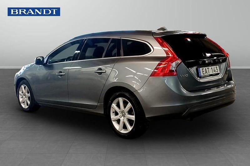 Begagnad Volvo V60 Momentum 151 HK (111 kW) 2018 Grå Kombi