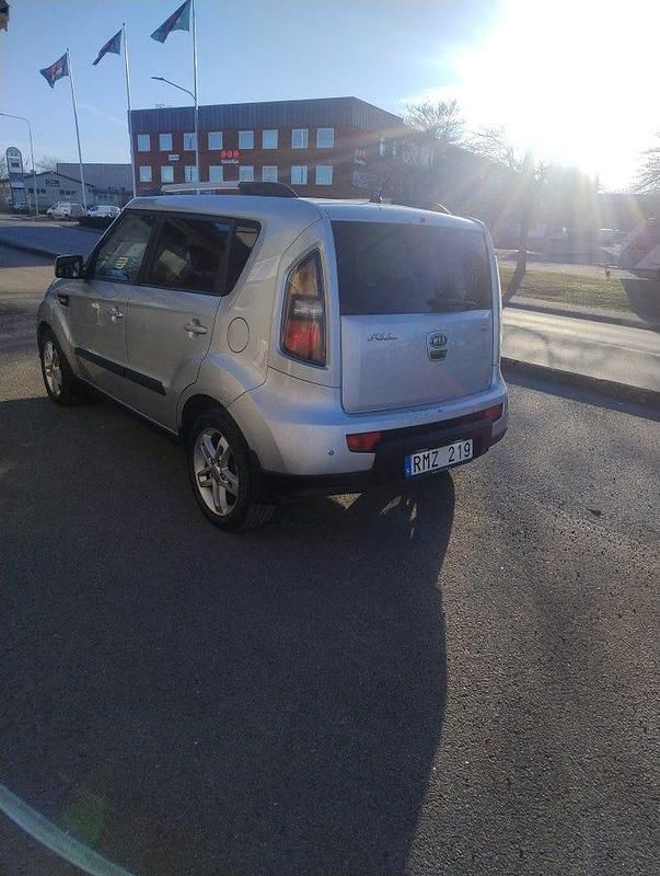 Begagnad Kia Soul 128 HK (94 kW) 2010 Silver SUV