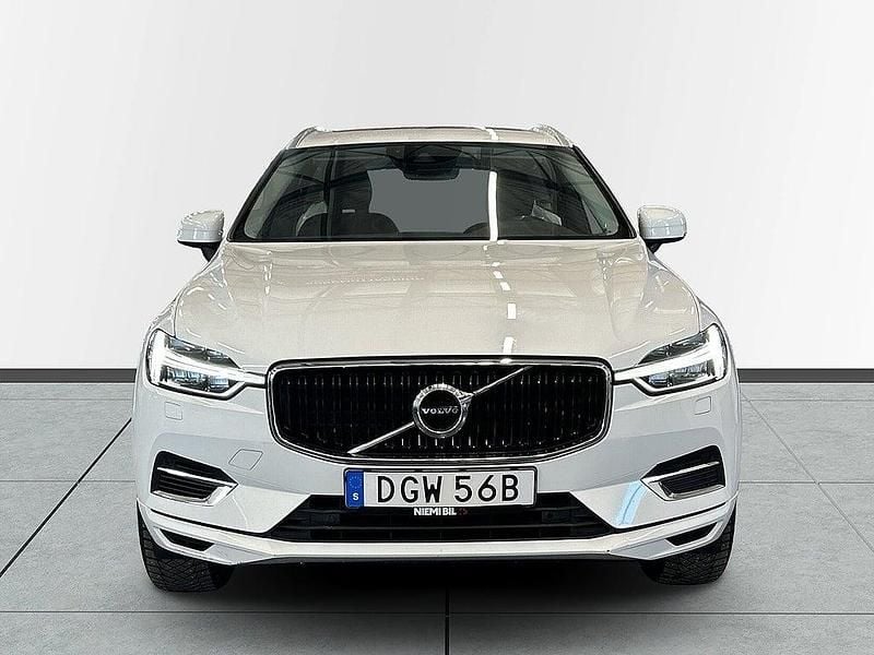 Begagnad Volvo XC60 Momentum 303 HK (222 kW) 2020 Vit SUV