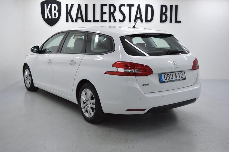 Begagnad Peugeot 308 SW Active 110 HK (80 kW) 2015 Vit Kombi