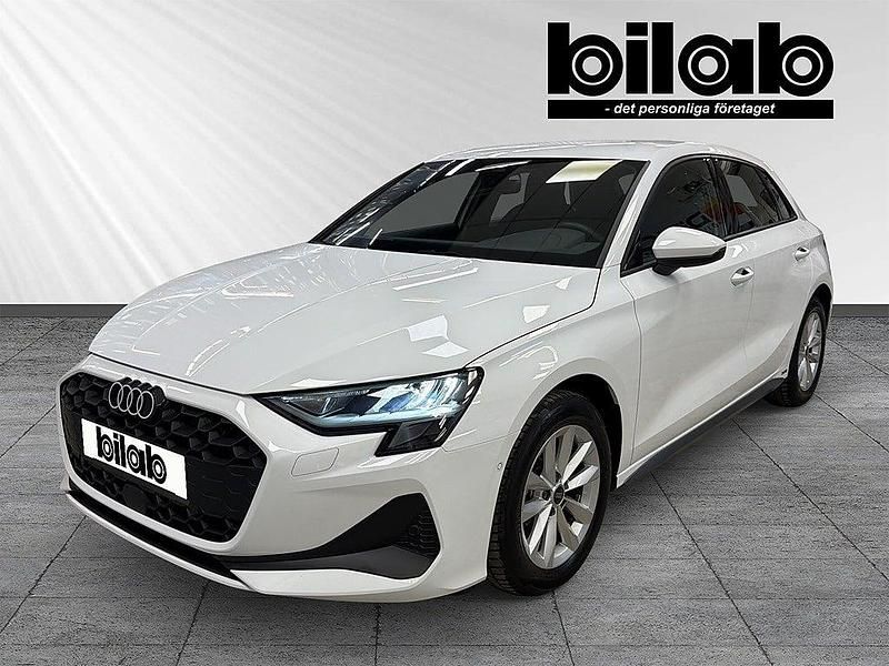 Begagnad Audi A3 Sportback Proline 150 HK (110 kW) 2024 Vit Halvkombi