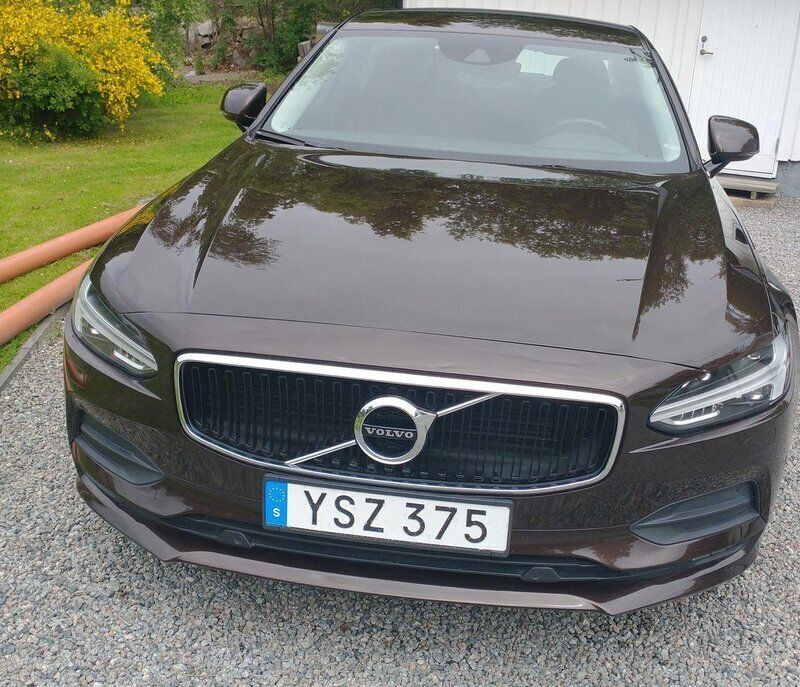 Brun Begagnad 2018 Volvo S90 Momentum Sedan | 195 000 kr (Bra pris) - Bild 1/4
