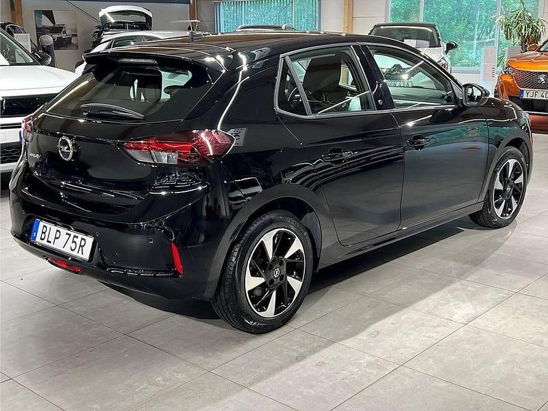 Begagnad Opel Corsa-e 100 kW (136 HK) 2022 Svart Halvkombi