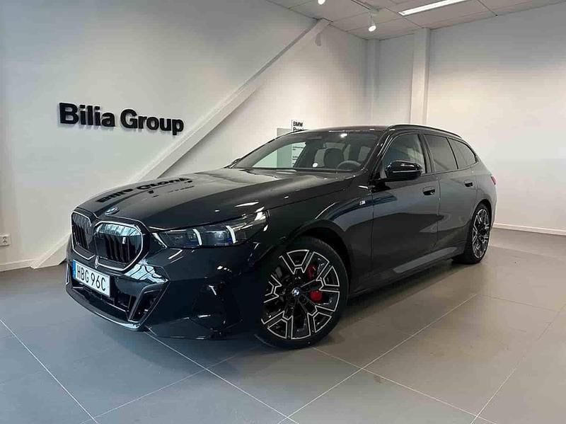 Svart Begagnad 2025 BMW i5 Sedan | 869 000 kr - Bild 1/1