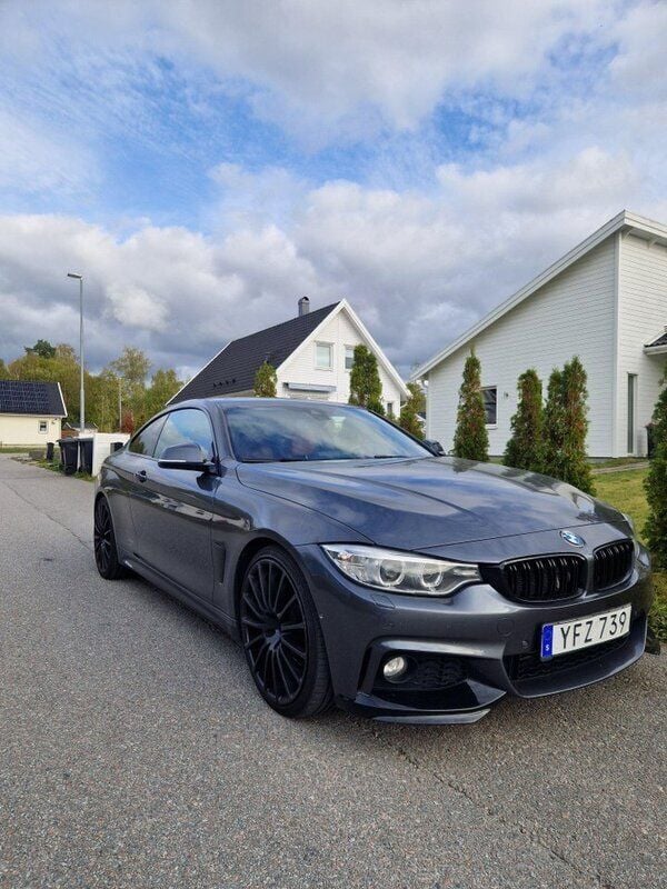 Grå Begagnad 2014 BMW 428 M Sport Sportkupé | 170 000 kr (Marknadspris) - Bild 1/4
