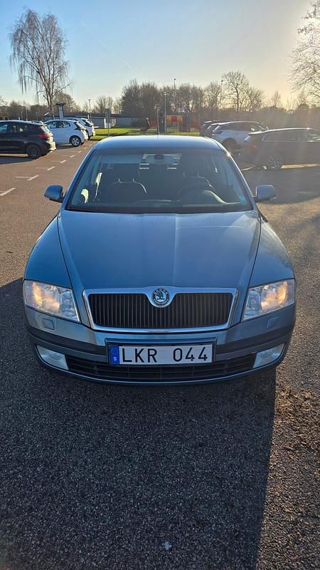 Begagnad Skoda Octavia 115 HK (84 kW) 2008 Blå metalic Halvkombi