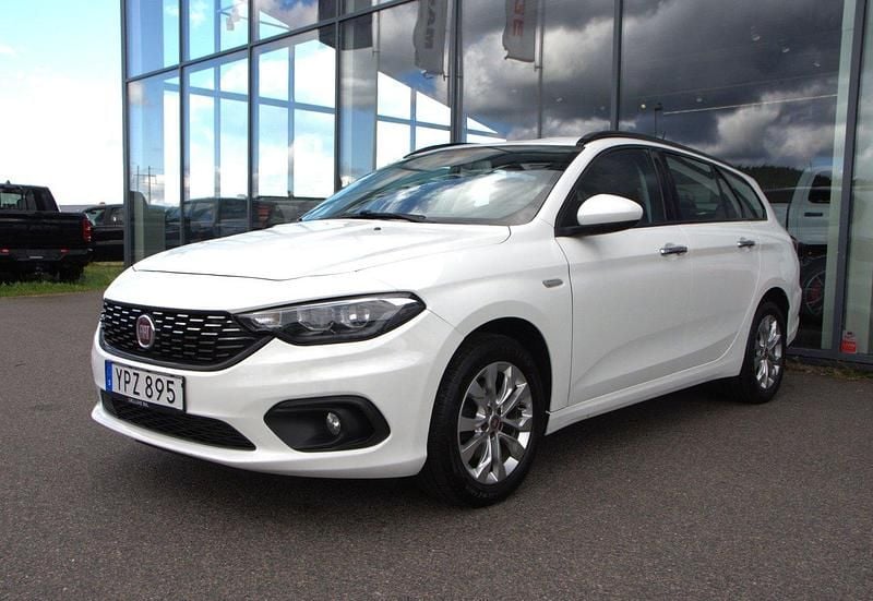 Vit Begagnad 2018 Fiat Tipo Lounge Kombi | 124 000 kr (Marknadspris) - Bild 1/4