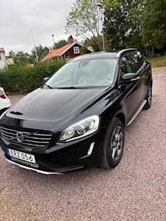 Svart Begagnad 2015 Volvo XC60 Ocean Race SUV | 144 900 kr (Marknadspris) - Bild 1/4