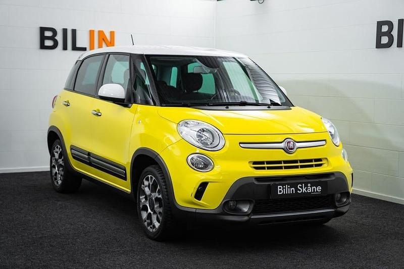 Gul Begagnad 2014 Fiat 500L Minibuss | 99 900 kr - Bild 1/4