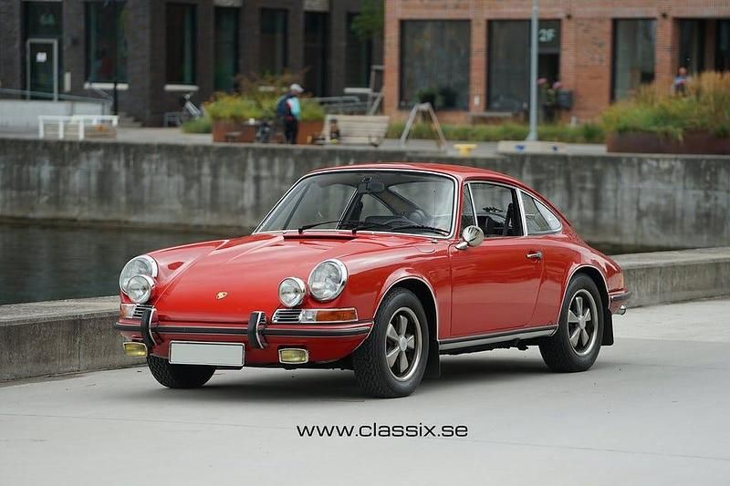 Begagnad Porsche 911 155 HK (114 kW) 1970 Röd