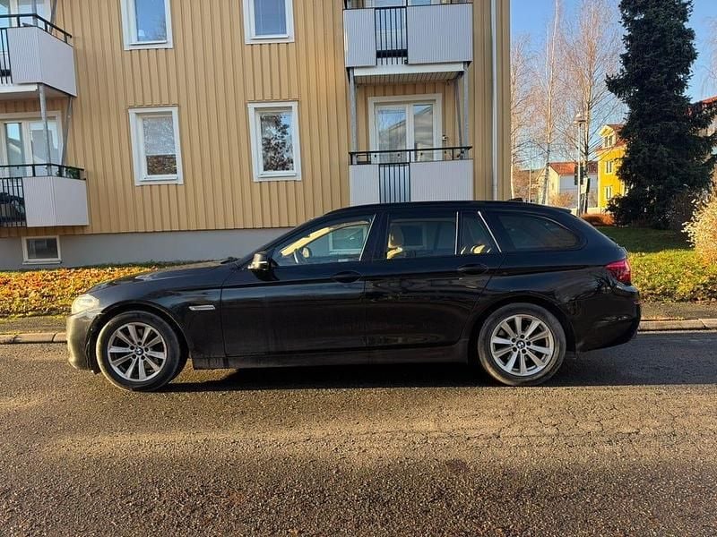 Begagnad 2017 BMW 520 Kombi | 180 000 kr (Superpris) - Bild 1/4