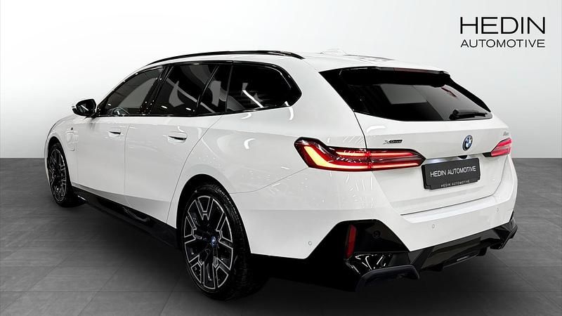 Begagnad BMW 550e Comfort Edition 2025 Vit Kombi