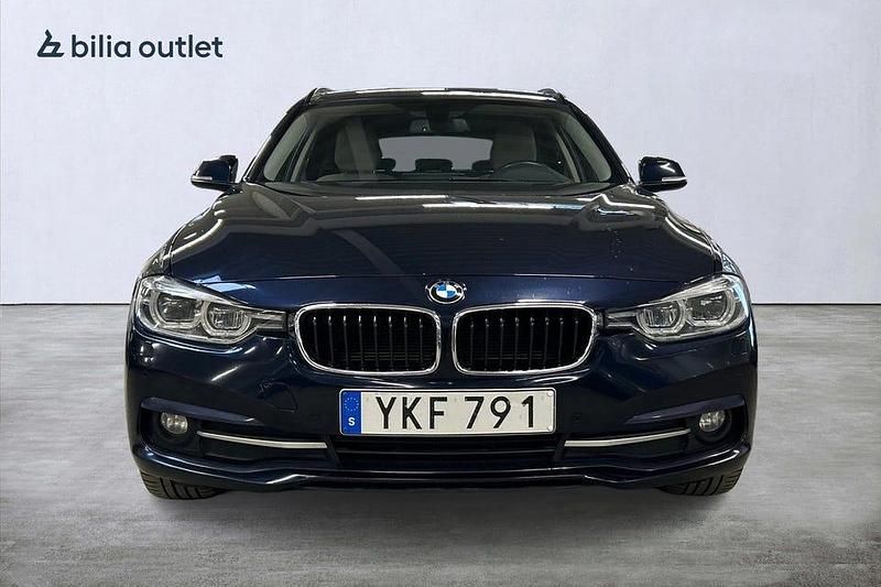 Begagnad BMW 320 Sport Line 190 HK (139 kW) 2017 Blå Kombi