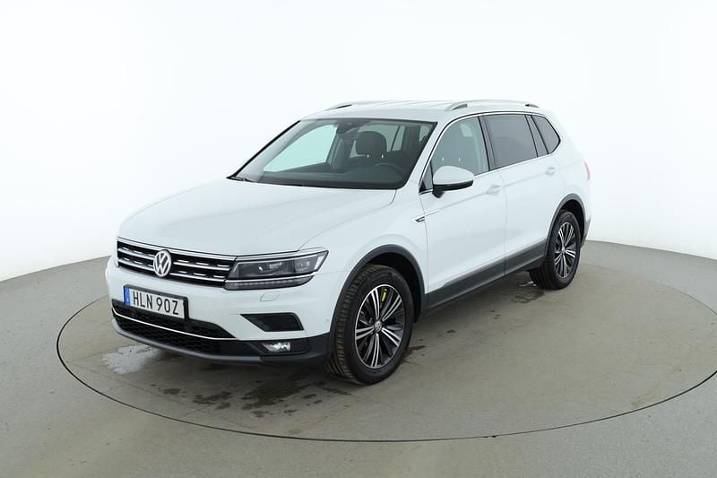 Vit Begagnad 2019 VW Tiguan Allspace Highline SUV | 339 000 kr - Bild 1/4