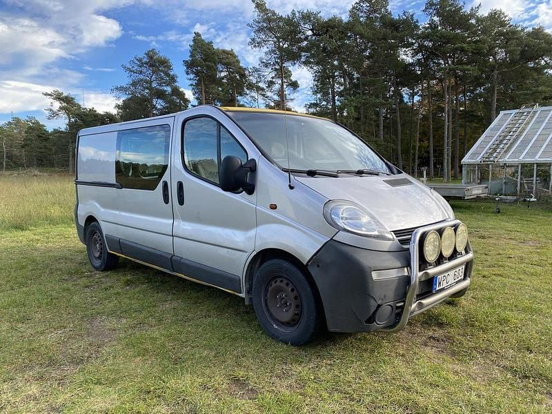 Grå Begagnad 2005 Opel Vivaro Van | 25 000 kr - Bild 1/4