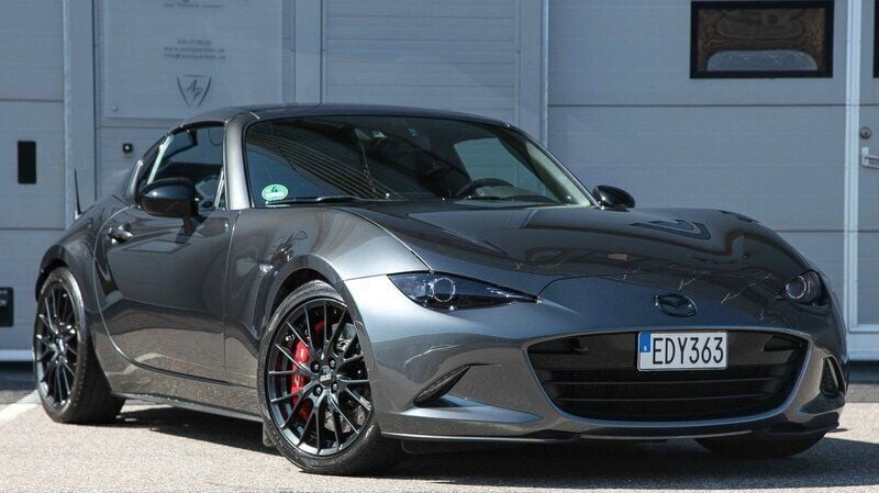Grå Begagnad 2016 Mazda MX5 Edition Cab | 239 000 kr (Marknadspris) - Bild 1/4