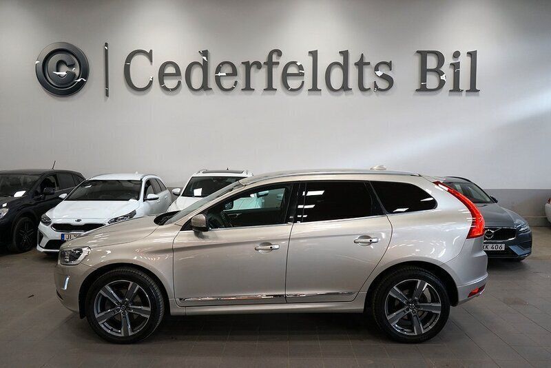 Ljusbrun (brun) Begagnad 2016 Volvo XC60 Standard SUV | 229 900 kr (Marknadspris) - Bild 1/4