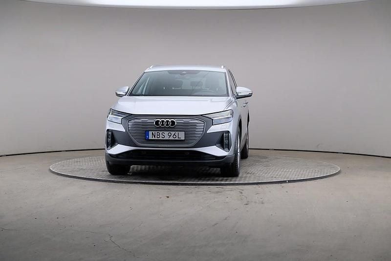 Begagnad Audi Q4 e-tron Proline 150 kW (204 HK) 2022 Silver SUV