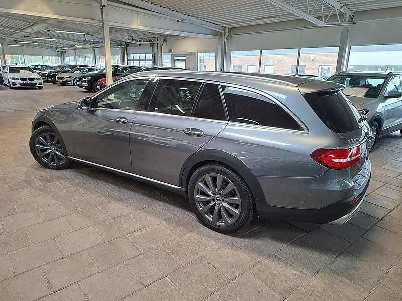 Begagnad Mercedes E220 All-Terrain SE 194 HK (142 kW) 2019 Grå (selenite grey metallic) Kombi