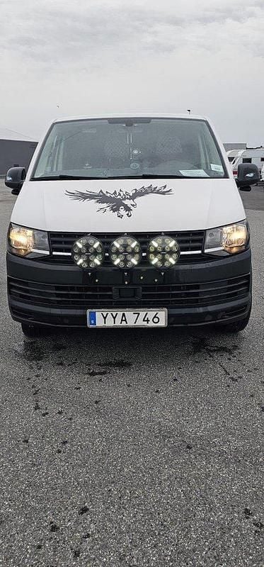 Vit Begagnad 2018 VW T6 Van | 189 000 kr - Bild 1/4
