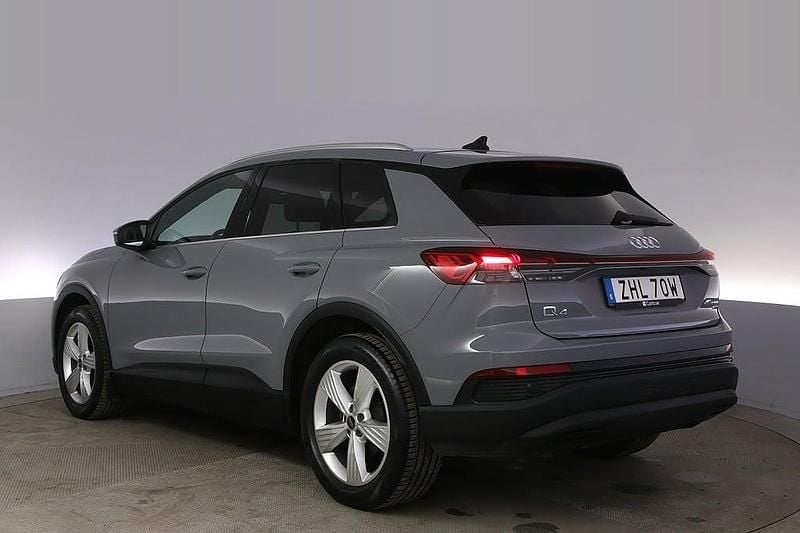 Begagnad Audi Q4 e-tron Sport 210 kW (286 HK) 2023 Grå SUV