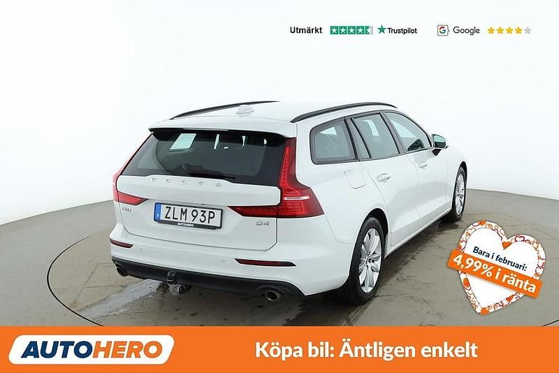Begagnad Volvo V60 Momentum 192 HK (141 kW) 2019 Vit Kombi