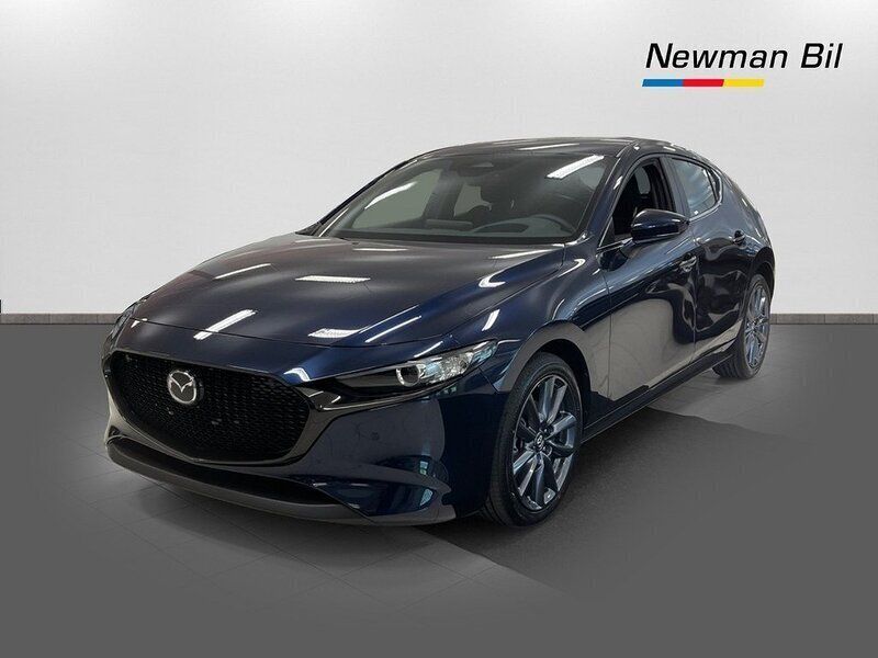 Deep crystal blue metallic Ny 2025 Mazda 3 Center-Line Halvkombi | 332 700 kr - Bild 1/4