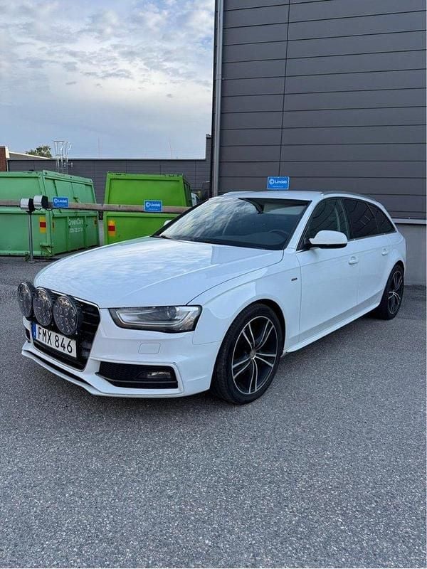 Vit Begagnad 2015 Audi A4 Kombi | 130 000 kr (Bra pris) - Bild 1/4