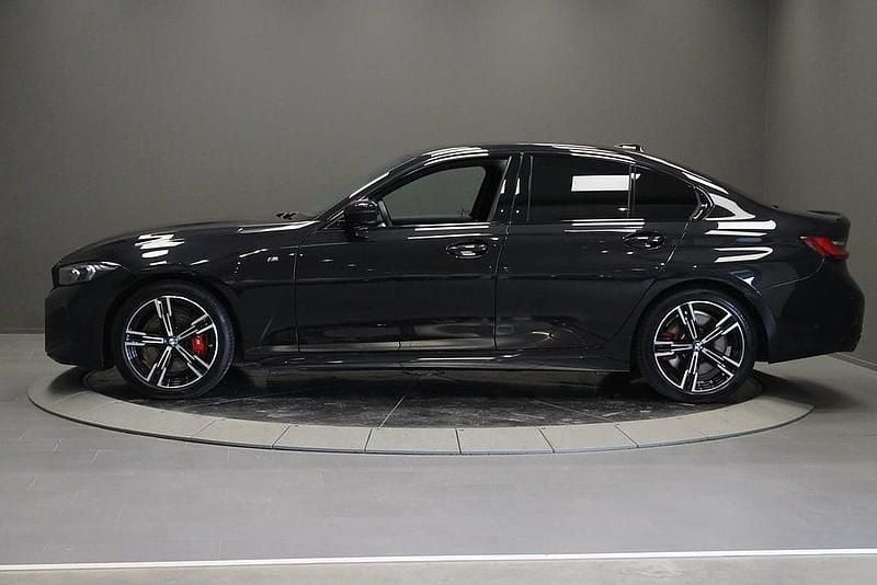 Begagnad BMW 320 Comfort Edition 186 HK (136 kW) 2024 Svart Sedan