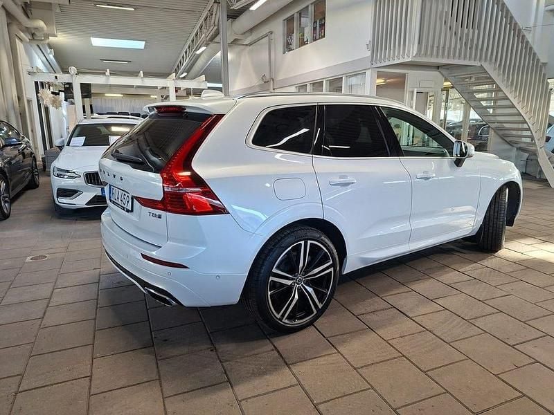 Begagnad Volvo XC60 R-Design 408 HK (300 kW) 2018 Crystal vit metallic SUV