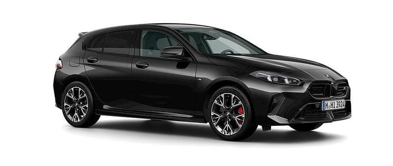 Svart Ny 2026 BMW M135 Comfort Edition Halvkombi | 650 000 kr - Bild 1/3