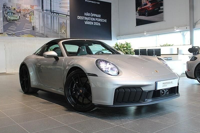 Begagnad Porsche 911 Targa 4 485 HK (356 kW) 2025 Flerfärgad Cab