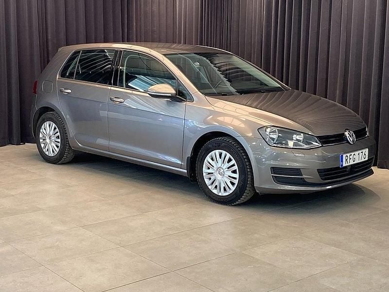 Begagnad VW Golf VII 110 HK (80 kW) 2016 Grå Halvkombi