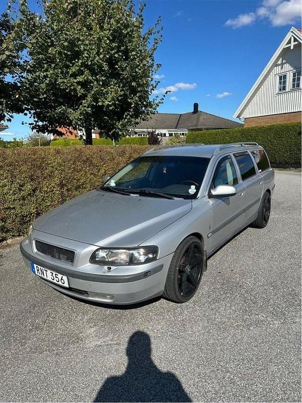 Grå Begagnad 2000 Volvo V70 Kombi | 25 000 kr (Bra pris) - Bild 1/4