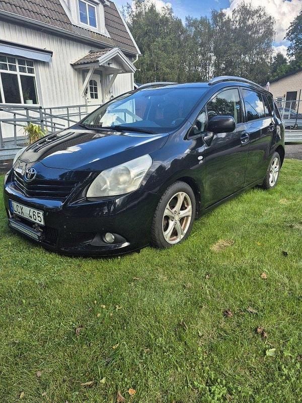 Svart Begagnad 2010 Toyota Verso Minibuss | 45 000 kr (Superpris) - Bild 1/4