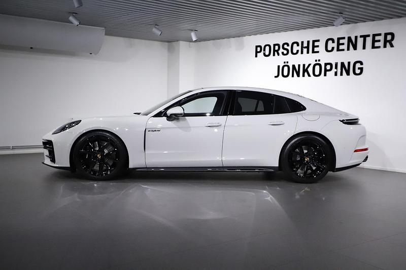 Begagnad Porsche Panamera 544 HK (400 kW) 2025 Halvkombi