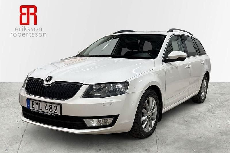 Vit Begagnad 2015 Skoda Octavia Kombi | 119 900 kr (Dyr) - Bild 1/4
