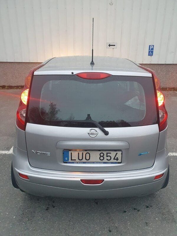 Silver Begagnad 2011 Nissan Note Minibuss | 45 000 kr (Marknadspris) - Bild 1/4