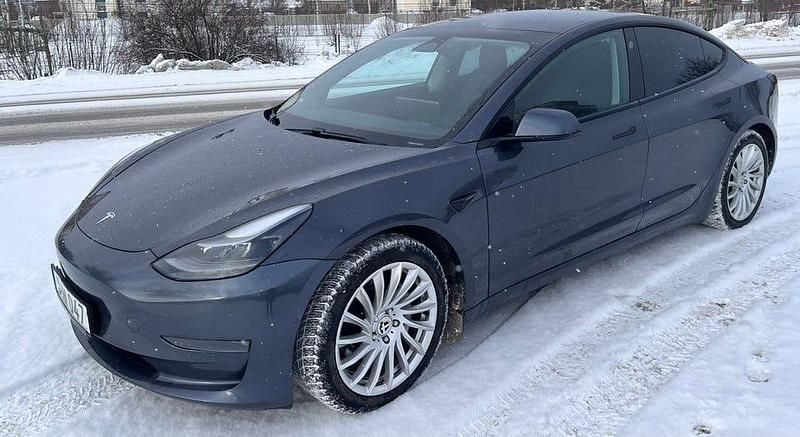 Begagnad Tesla Model 3 Long Range AWD 323 kW (440 HK) 2021 Midnight silver metallic (pmng) Sedan