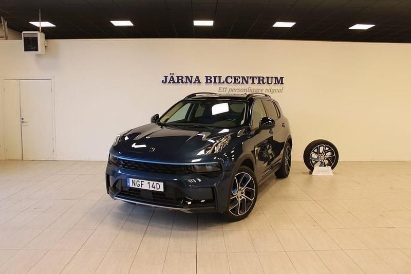 Blå Begagnad 2021 Lynk & Co 01 SUV | 209 900 kr (Marknadspris) - Bild 1/4