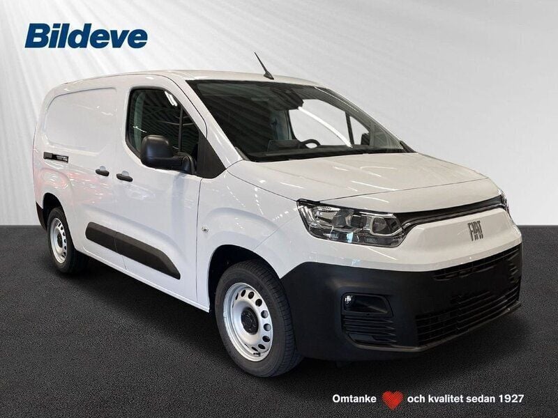 Vit Begagnad 2023 Fiat Doblò Minibuss | 287 375 kr (Dyr) - Bild 1/4
